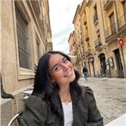 Profesora de refuerzo en áreas de lengua y literatura